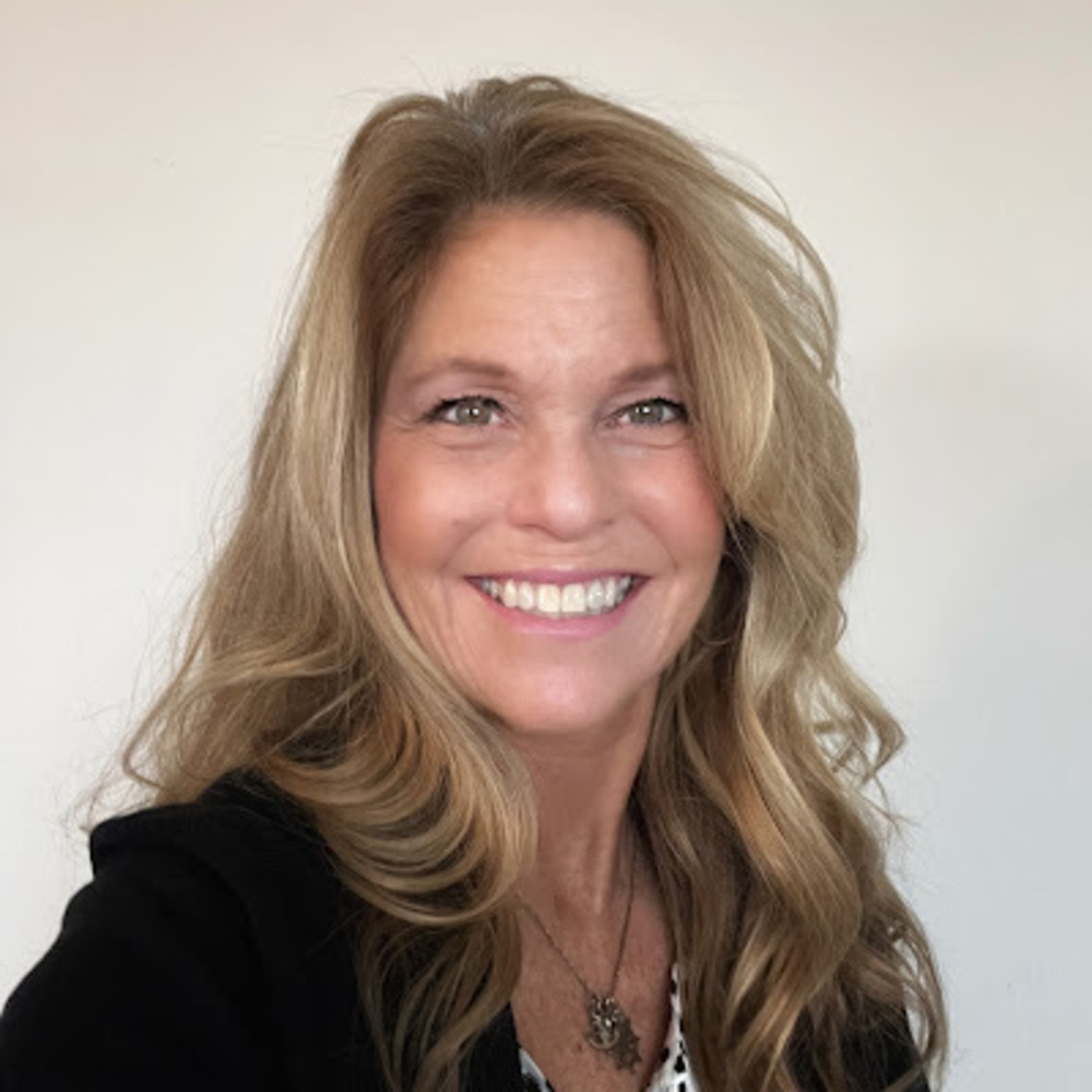 Meet your Posher, Kristen j.